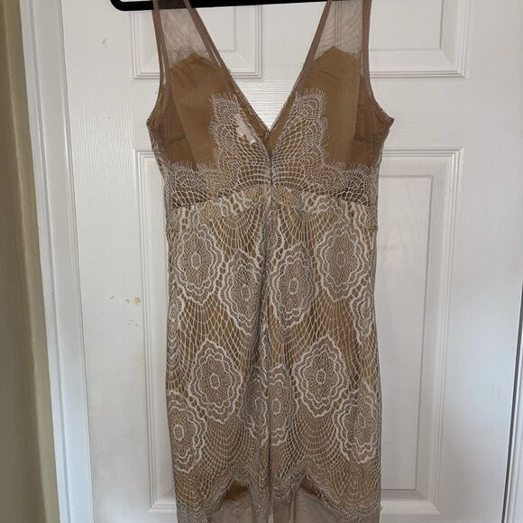 Beige and White Lace Flower Dress Beige and White Lace Flower Dress - Picture 11 of 13